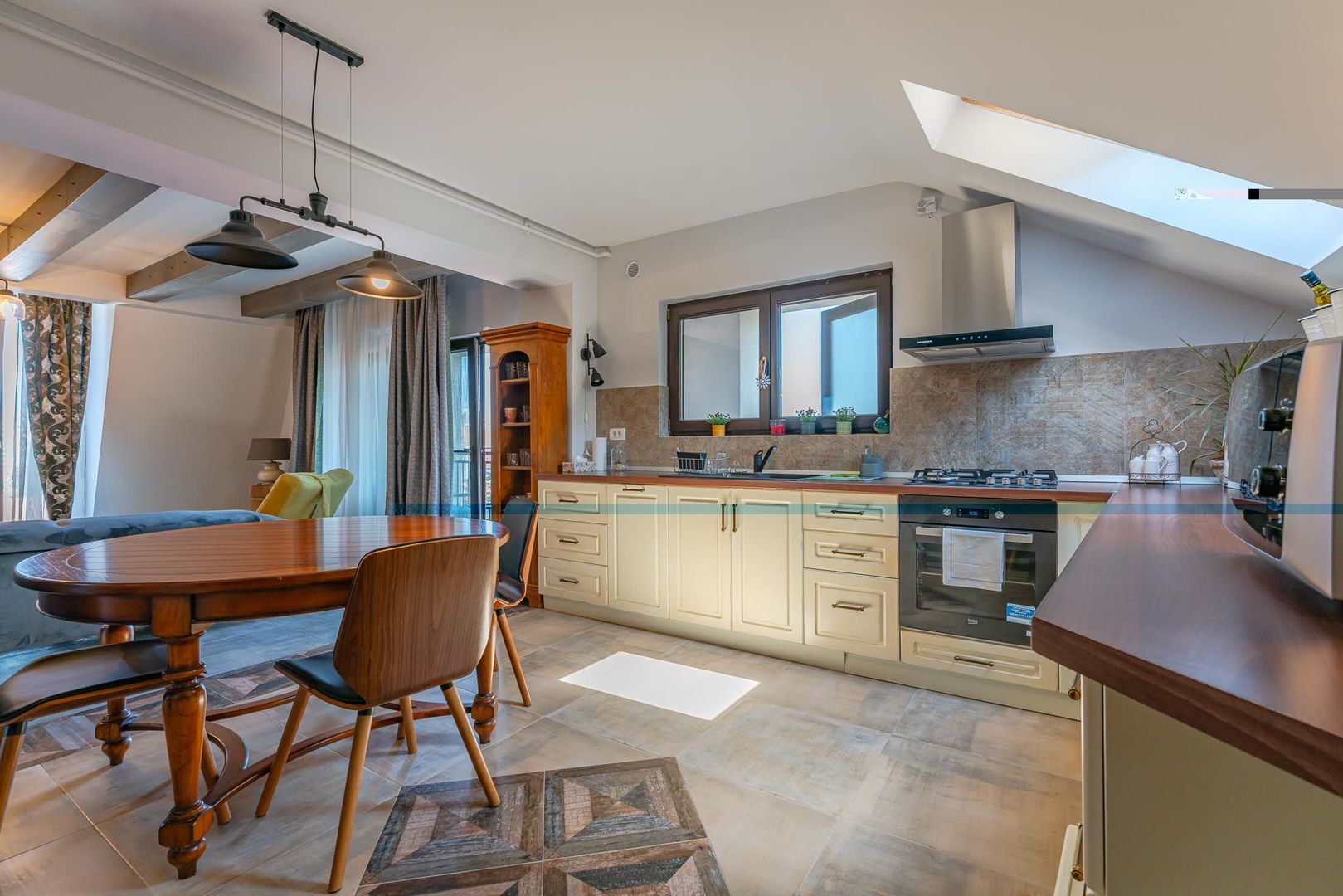 Mobilat și utilat modern, cu două locuri de parcare subterane - Poză 8