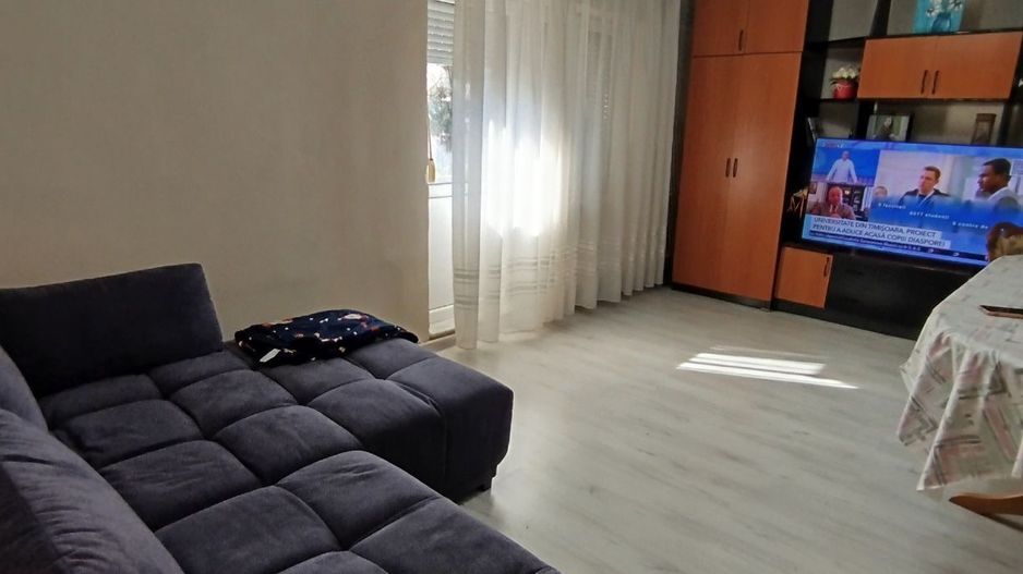 BRASADAS vinde ap 3 cam Carpați 2 etaj 1/4. - Poză 1