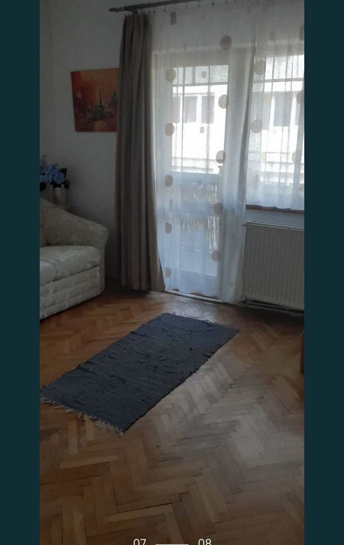 De vanzare apartament cu 3 camere - Poză 1