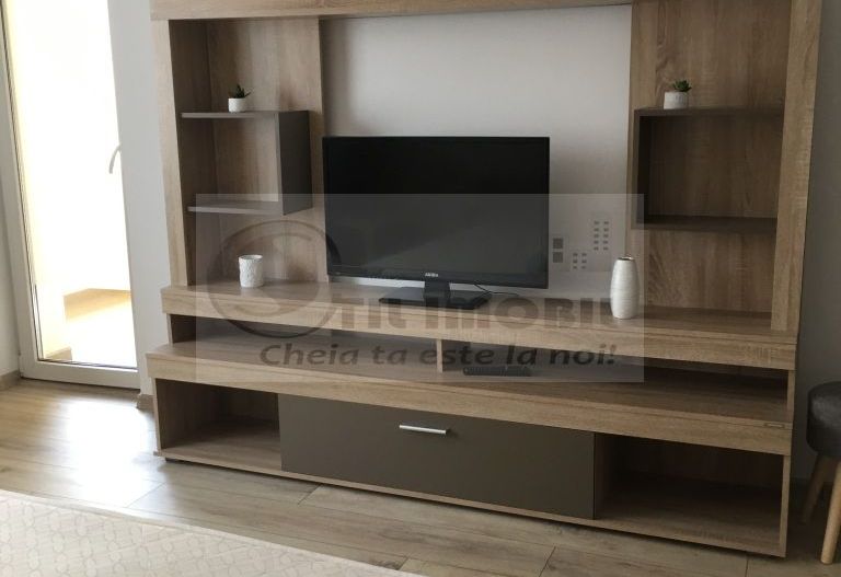 APARTAMENT 1 CAM DECOMANDAT IN SPATE LA RESTURANT BELLARIA MOBILAT - Poză 12