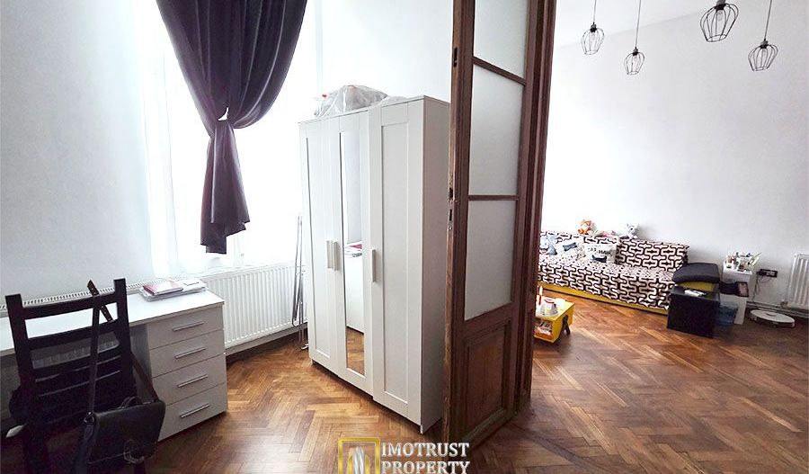 Apartament de vânzare cu tavane înalte, Arad, centru - Poză 3