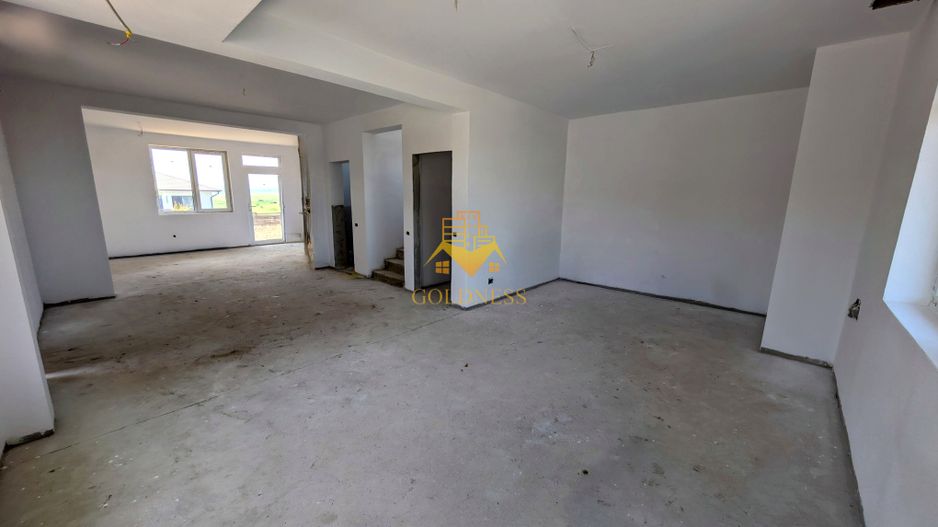 Vila, 4 Camere, Dezmir, Constructie Noua, 450 mp, 4 Bai, 2 Parcari - Poză 3