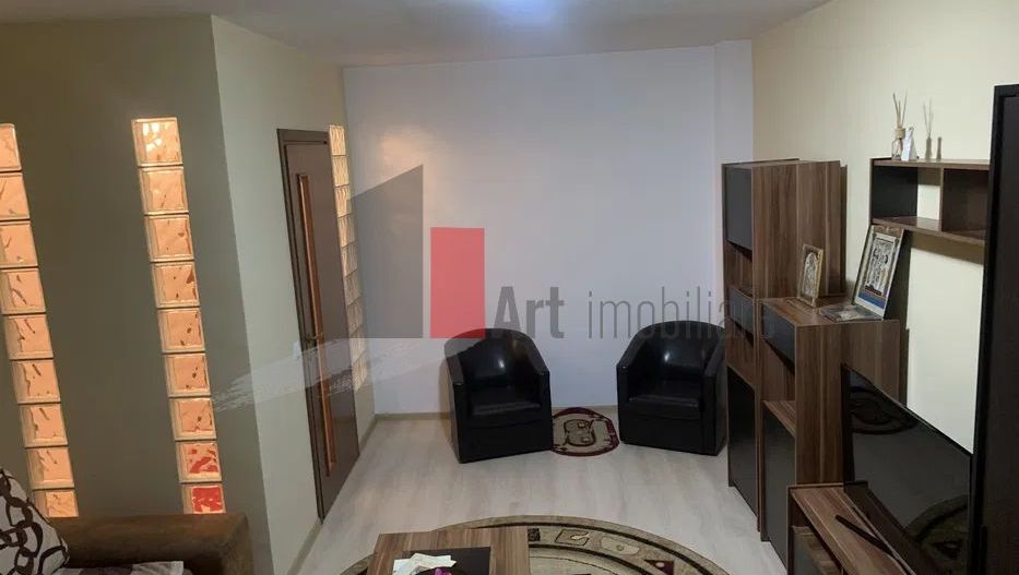 2 Camere Sala Palatului - Poză 2