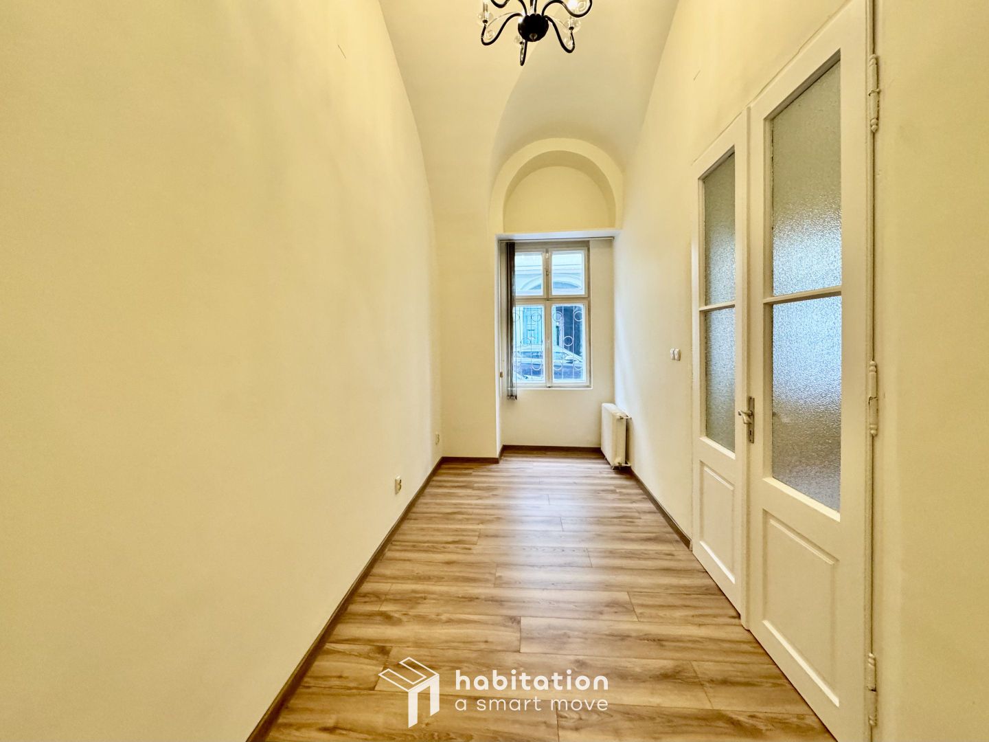 Birou renovat situat in Piata Unirii - Tribunal - Poză 11