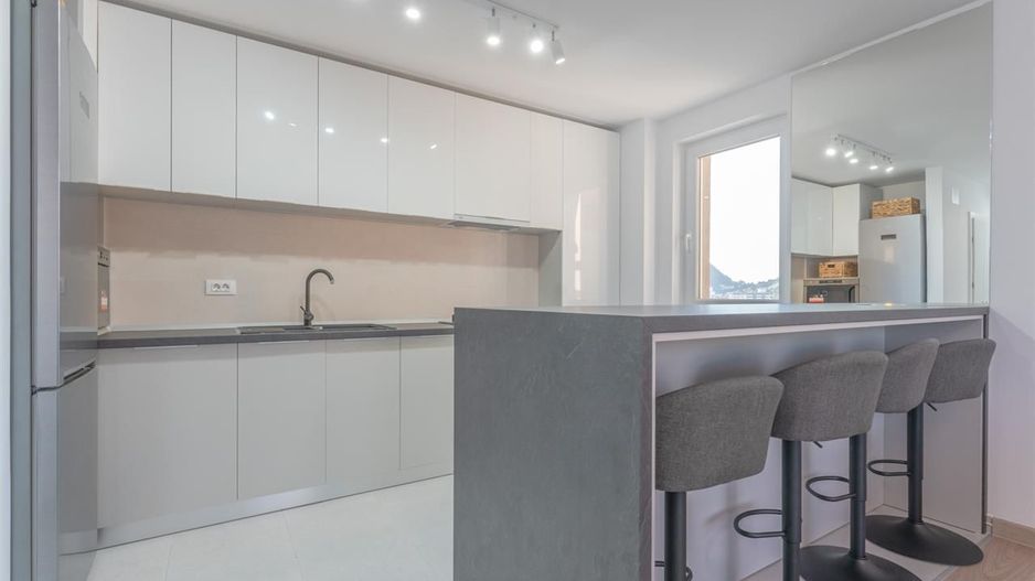 Apartament Urban Plaza cu loc de parcare - Poză 2