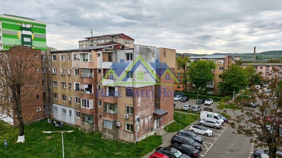Apartament 2 camere semidec. et. 4 | Traian Vuia | 40 mp |  Neg. - Poză 1
