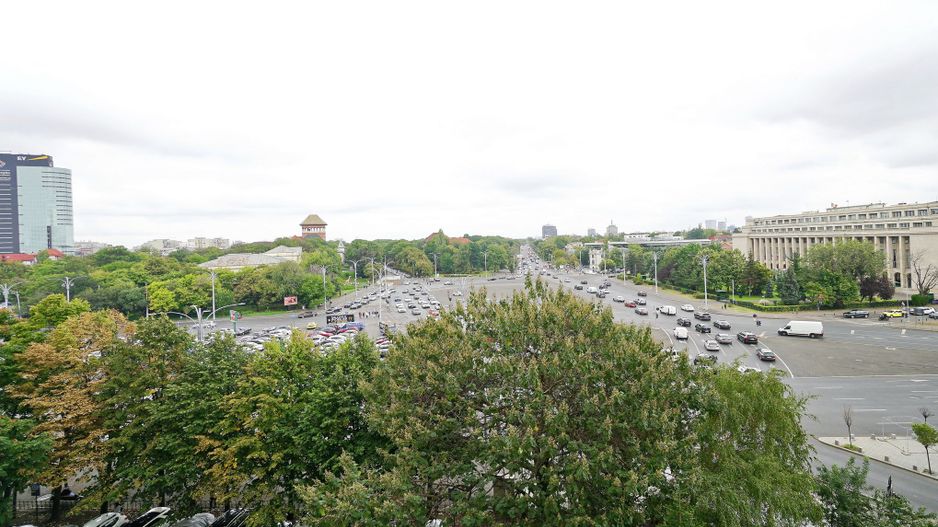 Apartament 5 camere in Piata Victoriei,bloc 1995 - Poză 1