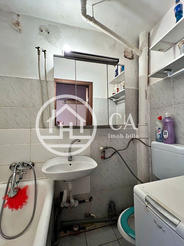 Apartament de vânzare cu 2 camere în zona Rogerius, Oradea - Poză 7