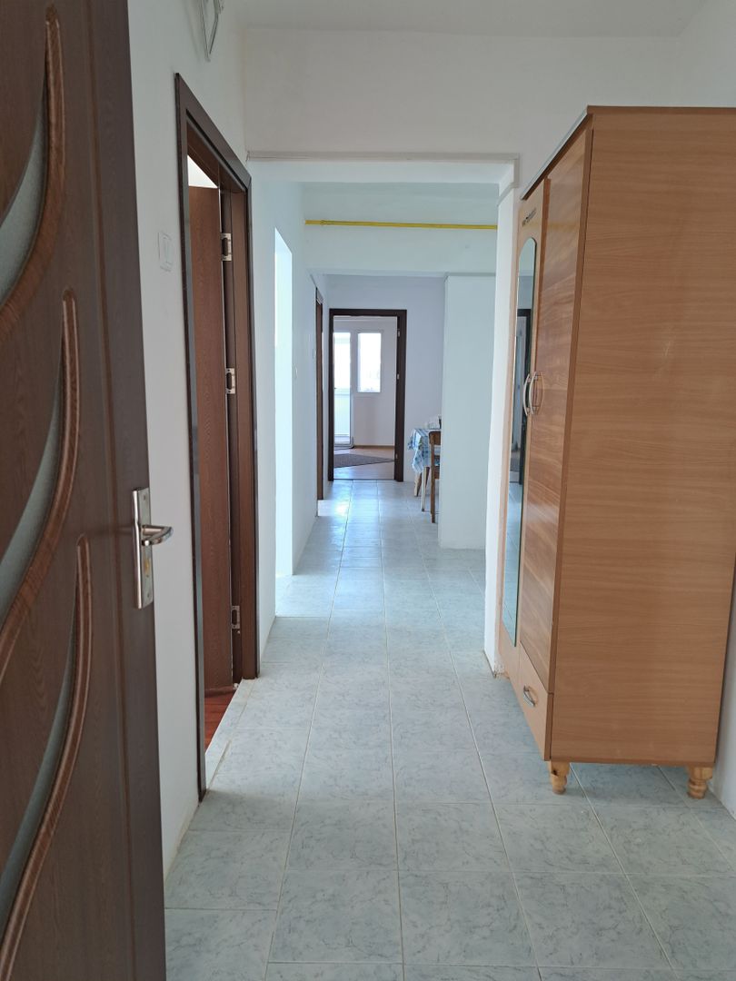 Apartament 4 cam dec Port, et 4/5,St 100mp,3 balcoane - Poză 2