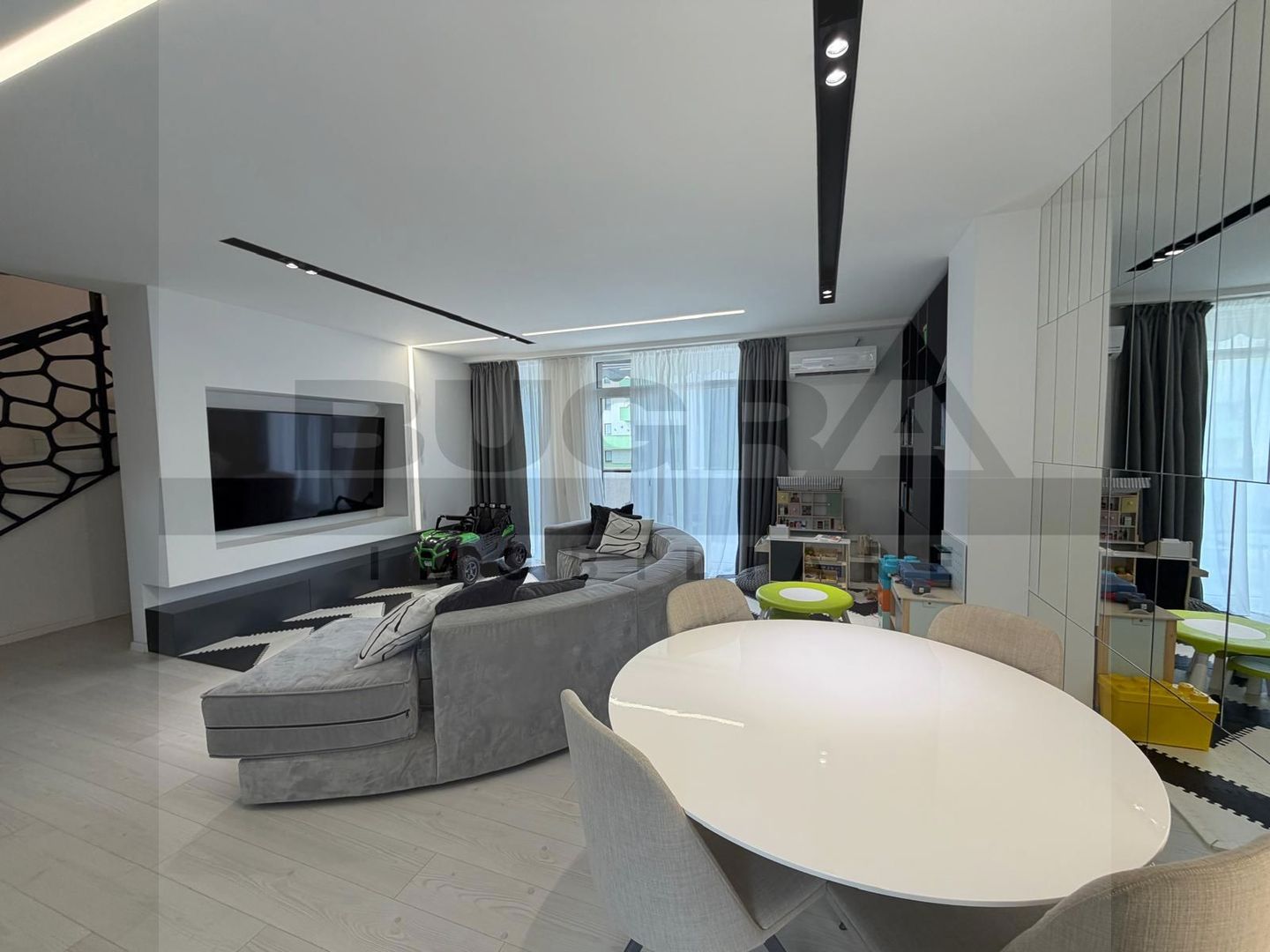 Penthouse 2 niveluri de 120mp, terase 60mp, parcare, zona Iulius Mall - Poză 3