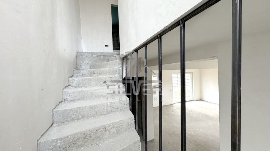 Casa  tip duplex /Zona strazii Urusagului. - Poză 10