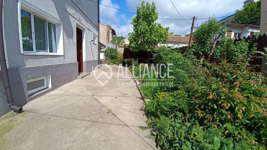 CENTRU SALA SPORTURILOR(COD03)- Casa interbelica si curte generoasa ! - Poză 1