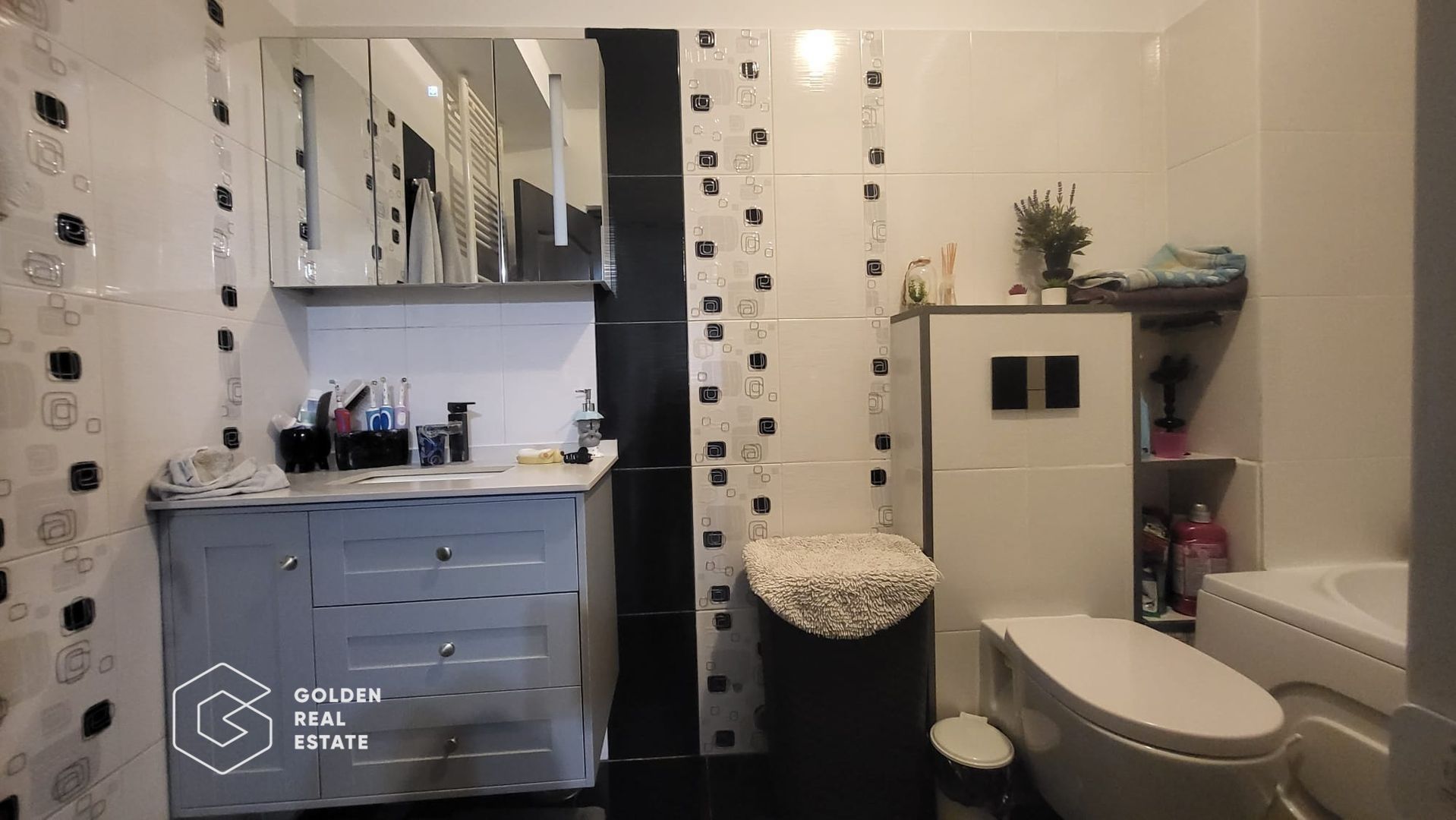 Apartament  cu spatiu de joaca si curte in Giroc - Poză 7