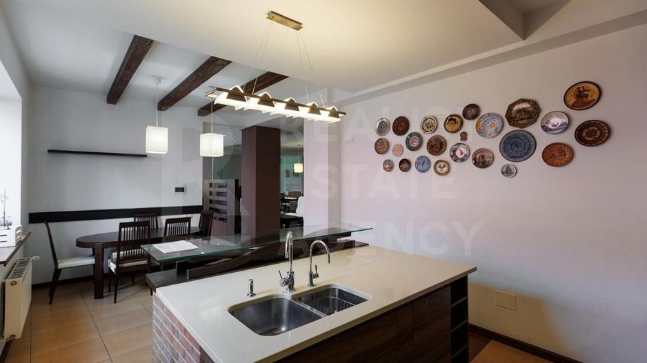 Chirie, casă/vilă, 6 camere, situată in inima capitalei - Poză 5