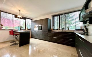 Vila individuala 10 camere Iancu Nicolae- Jolie Ville - Poză 5