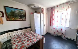 De inchiriat apartament 3 camere, zona Piata, Cetate - Poză 6