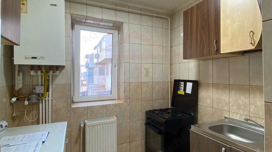 Vanzare apartament cu 2 camere, cartier Micro38, etaj 3 - Poză 6