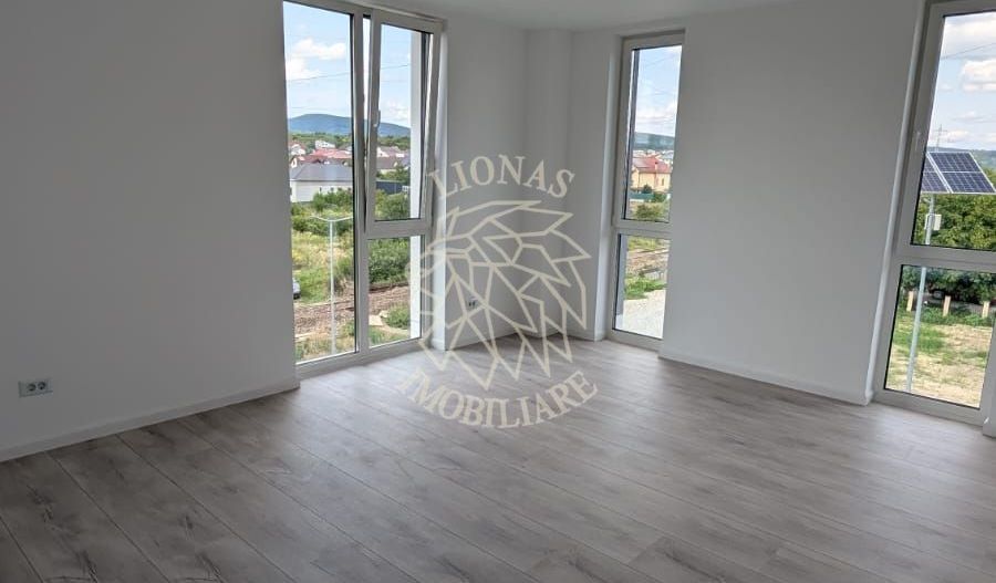 Apartament Nou 4 camere 87 mp+balcon-etaj 2-Calea Moldovei - Poză 3