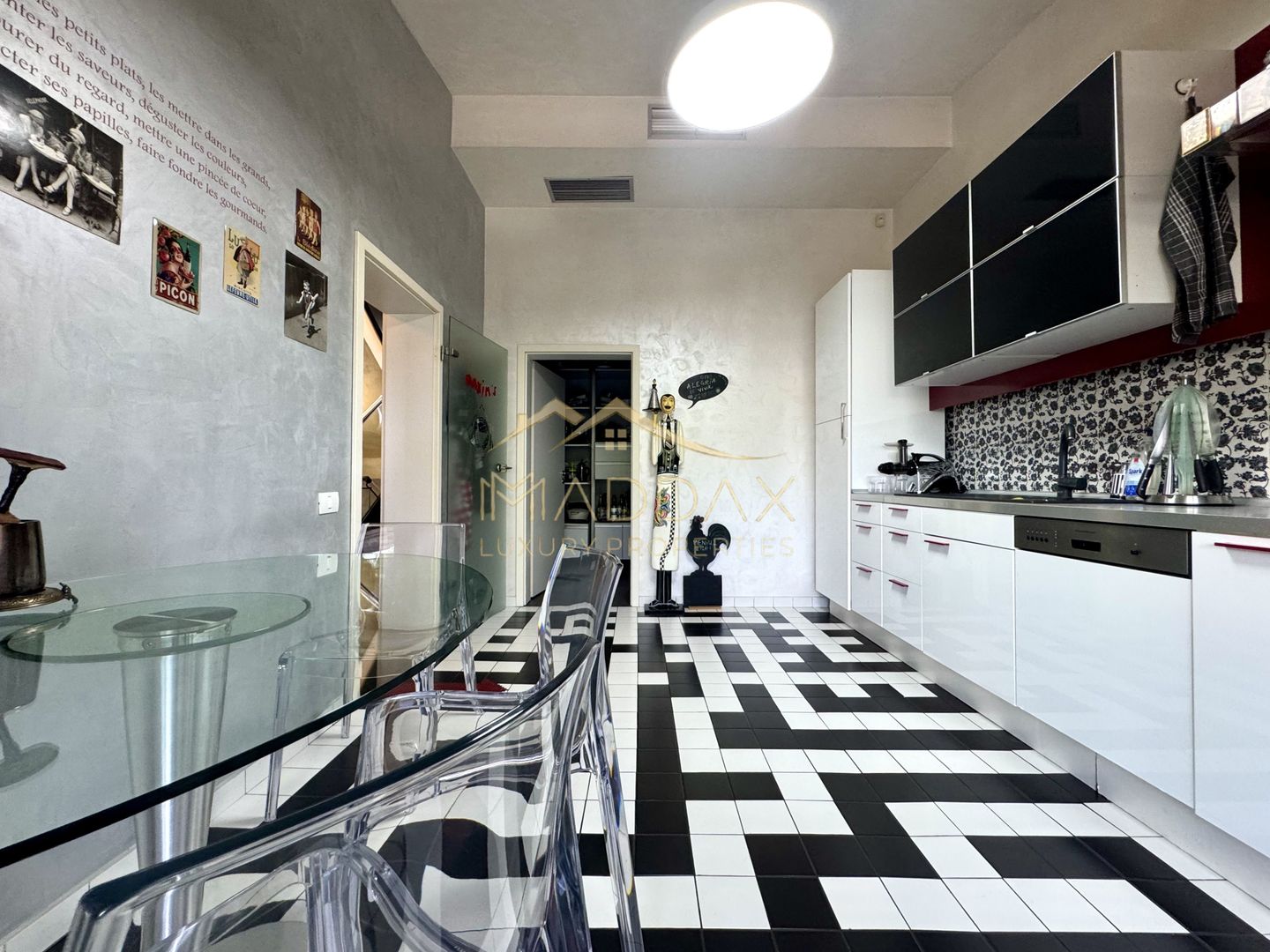 Vila cu 5 camere *344mp* + 400mp Teren // Zona Bucurestii Noi - Poză 14