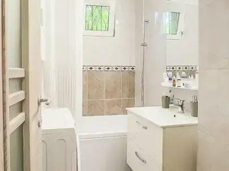 2 Camere Mobilat, la 1 minut de metrou Favorit sau 5 min AFI Cotroceni - Poză 3