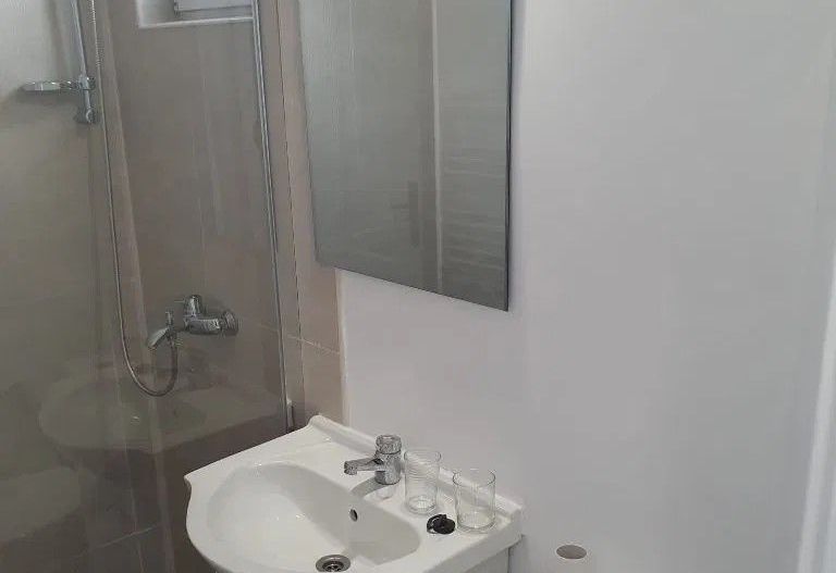 Apartament 3 camere,  Micro 21,et 3,renovat ,mobilat cu totul nou - Poză 5
