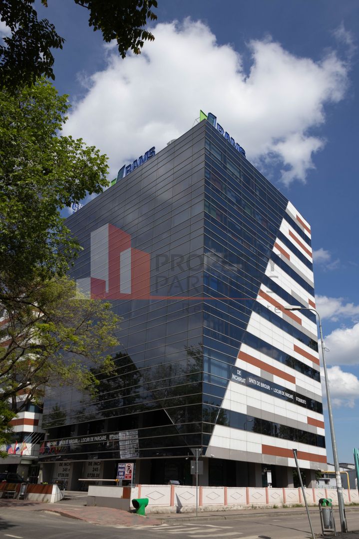 Spatiu comercial stradal - 686.35mp - Pretabil showroom / medical - Poză 3