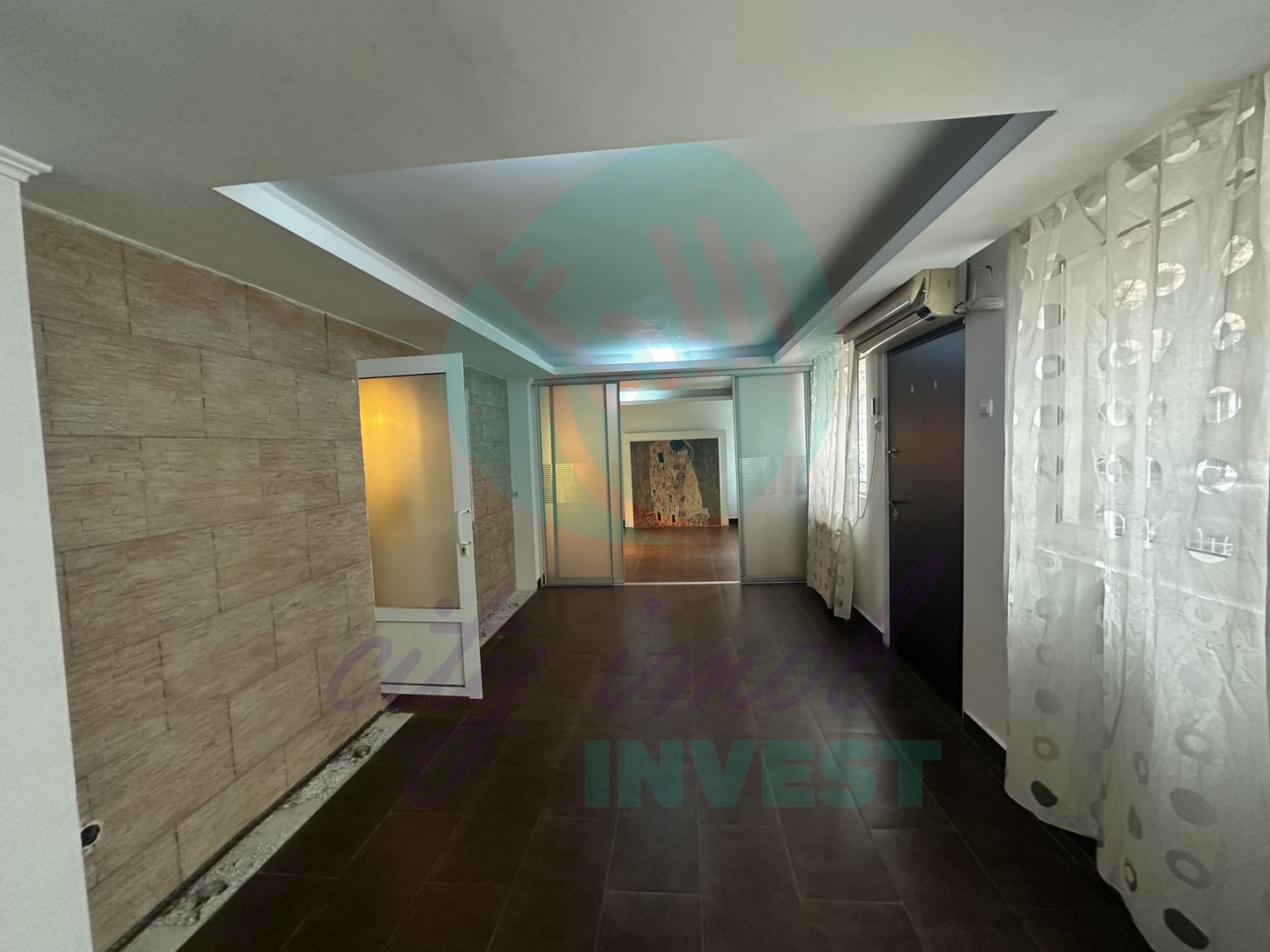 Parter cu acces separat - 137 mp utili - Poză 2