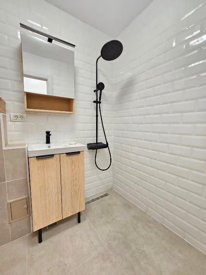Apartament 2 camere. Decomandat. Cu Parcare.  La 5 min metrou Aparatorii Patriei - Poză 6