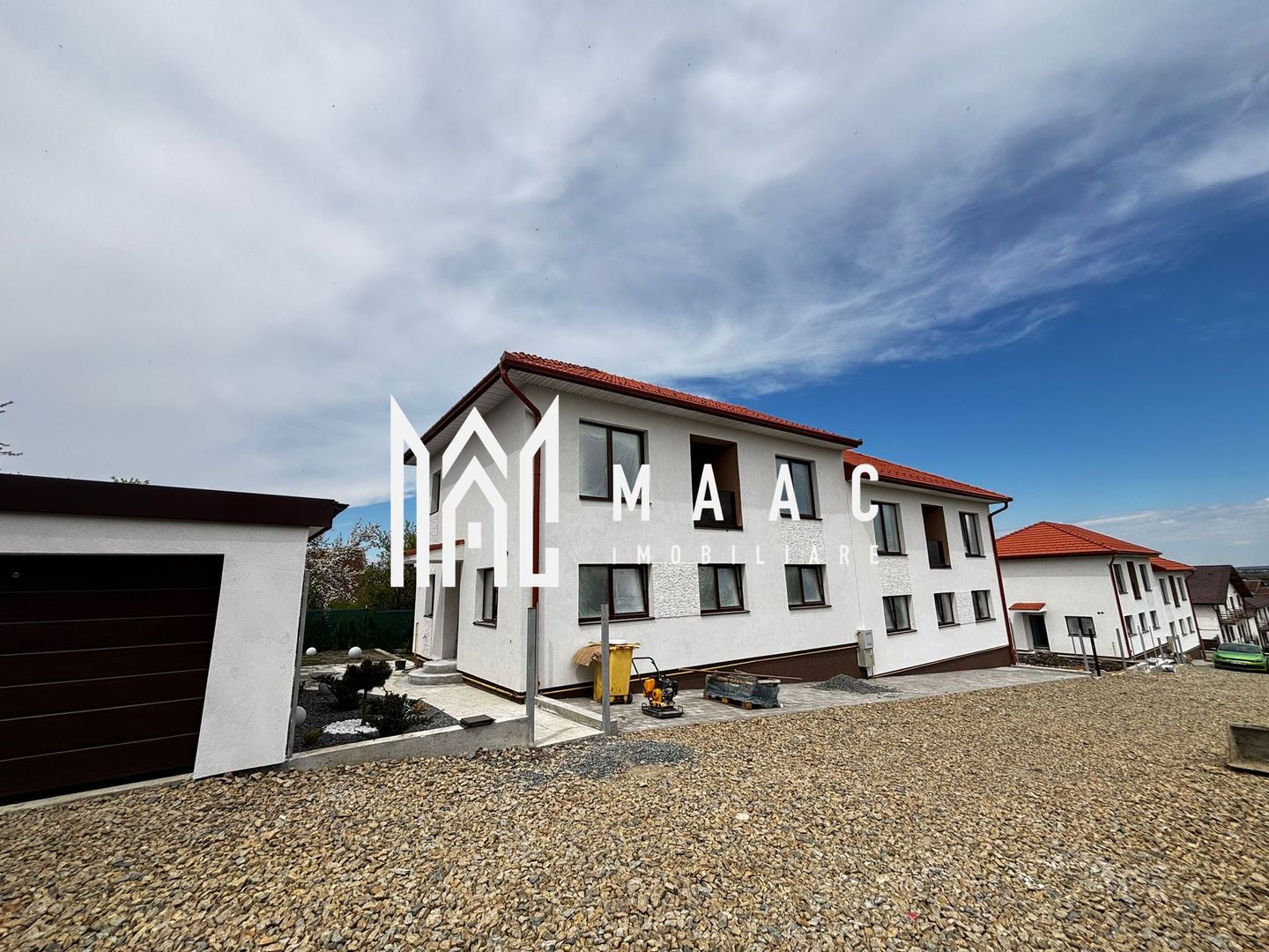Casă Tip Duplex | 4 Camere | 2 Balcoane | Terasă | Șura Mică - Poză 4