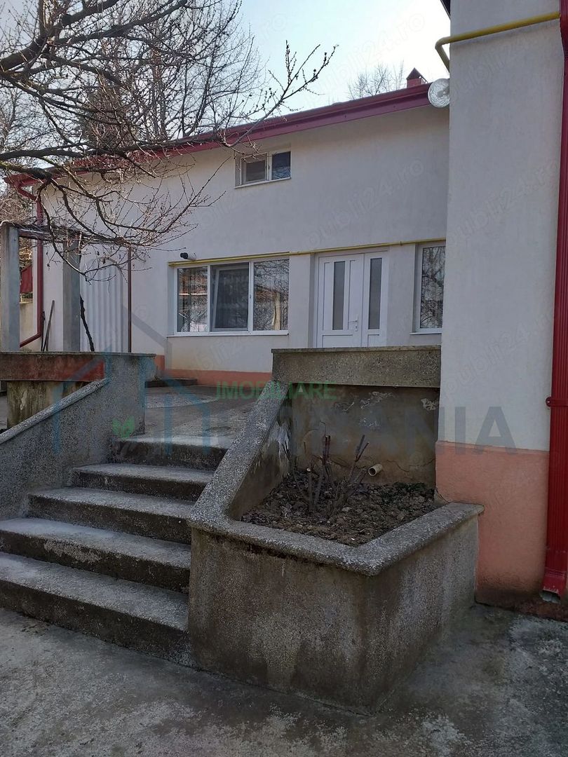 Casă cu teren de vânzare în zona Bucium, Iași - Poză 3