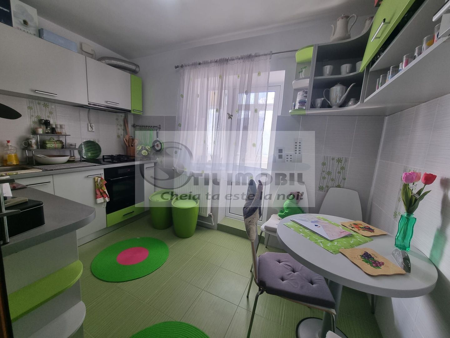 Apartament cu 3 cam, dec, 75 mp, 2 bai, balcon, Nicolina - 135000 euro - Poză 3
