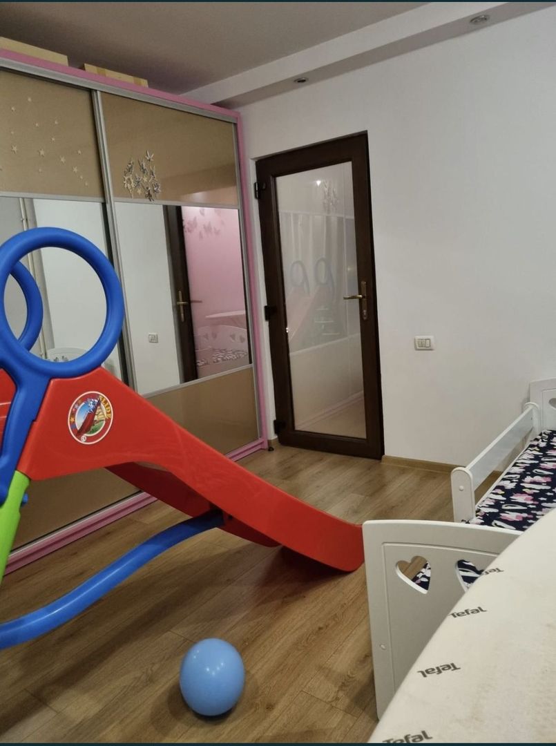 Vand sau schimb apartament 3 camere - Poză 8