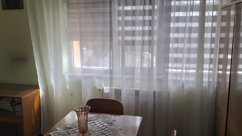 vind apartament 3 camere zona Centrala, etaj 2 - Poză 6