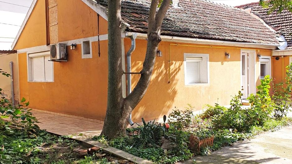 Casa de vanzare Ultracentral in zona Decebal, Oradea - Poză 2