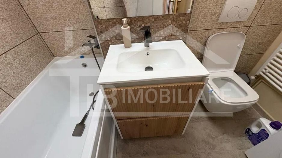 Apartament cu 3 camere, 70 mp, decomandat, Zona UMFST - Poză 5