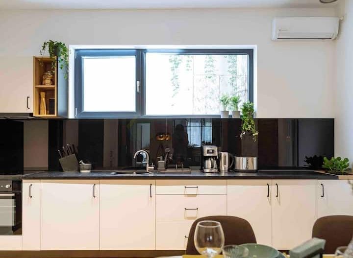 Investitiei, locatie centrala, randament bun, istoric B&B - Poză 3