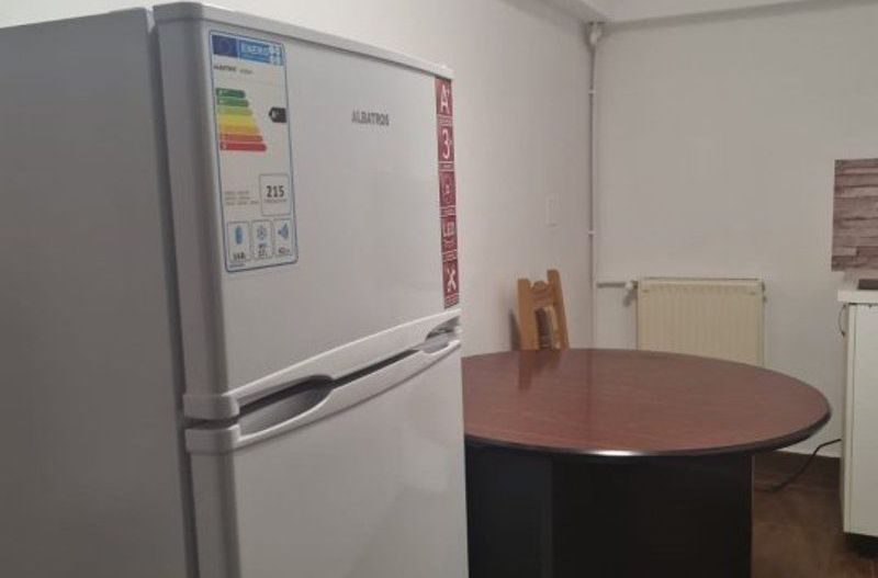 Garsoniera mobilata si utilata - zona garii 200 euro - Poză 4