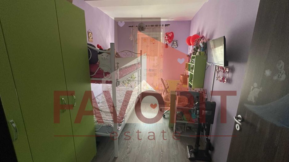 Etaj 2. Mobilat si utilat. Pozitie excelenta. - Poză 8
