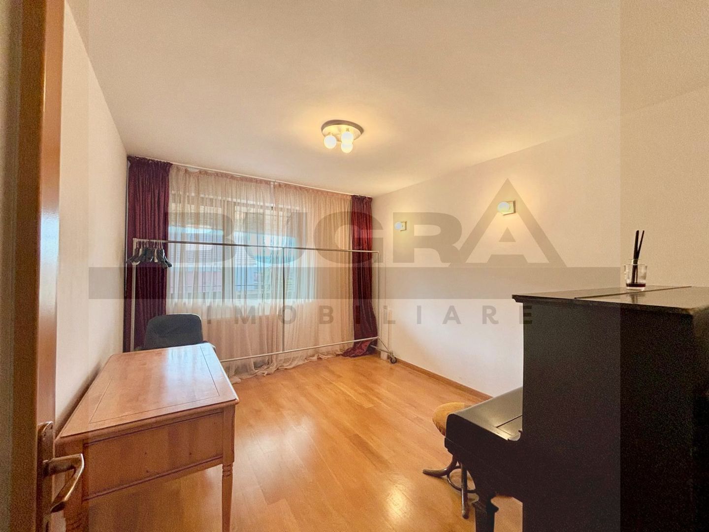 Apartament 3 camere 85mp, 2 bai, parcare, zona Alverna - Poză 10