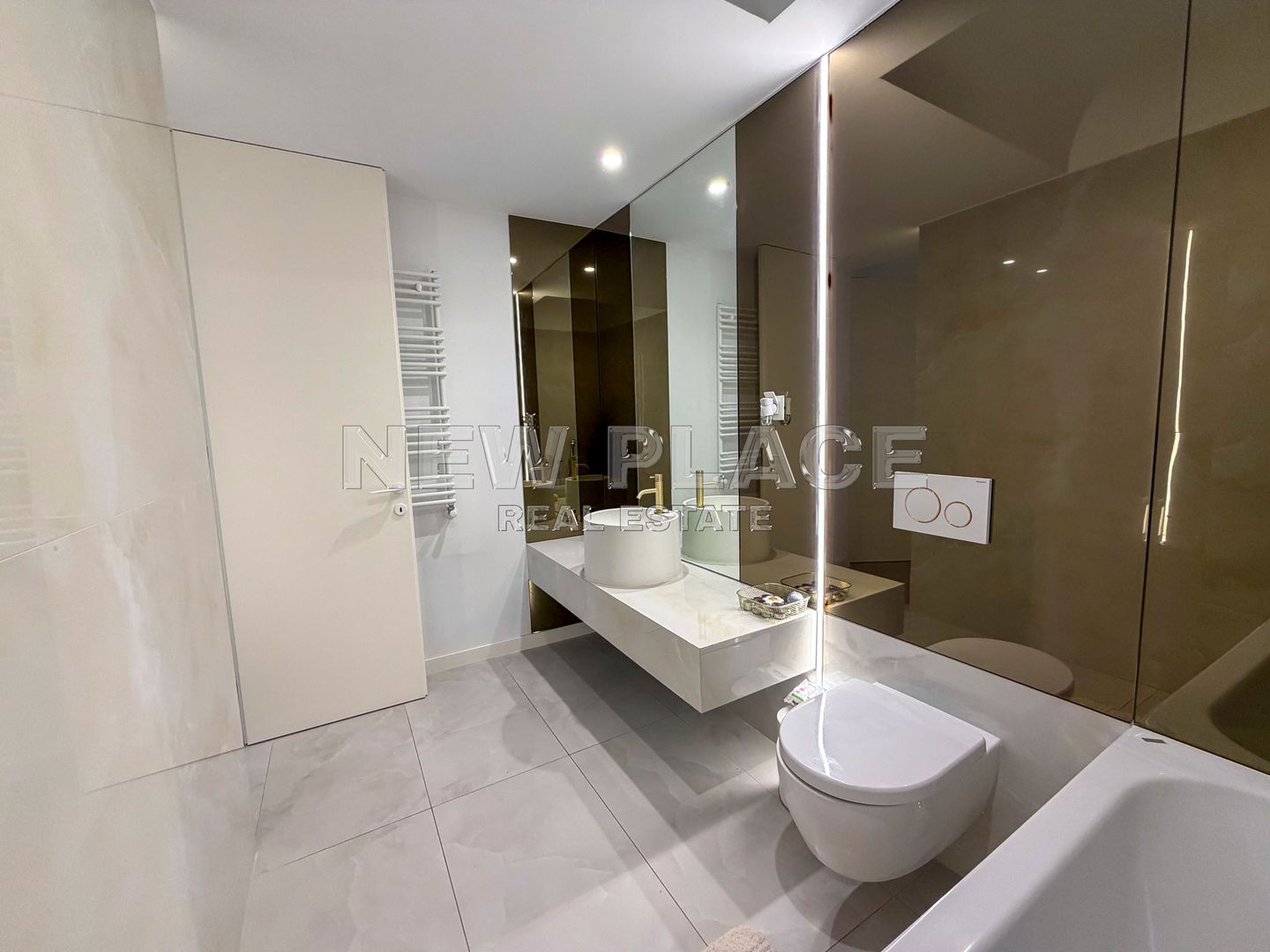[VIDEO] CORTINA NORTH | Bucatarie inchisa | 1,100 Eur+TVA|Terasa 30 mp - Poză 13
