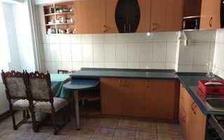 Apartament spațios, central, ideal pentru familie sau investiție! - Poză 4
