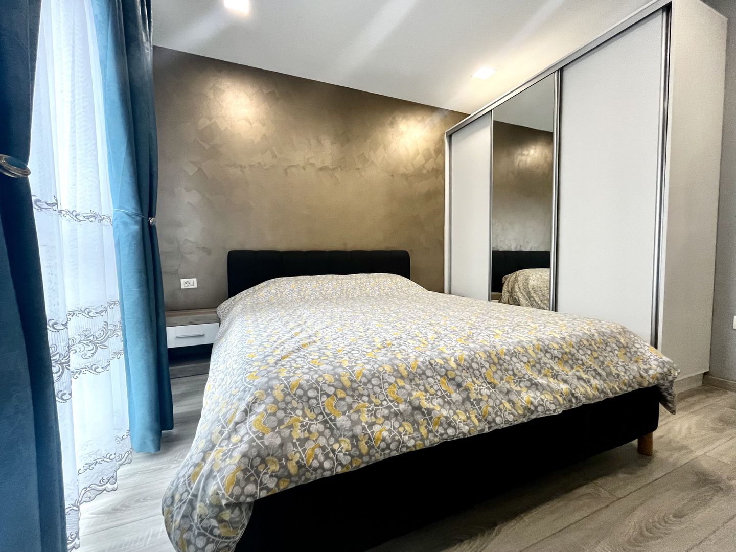Apartament cu 3 camere, elegant, cu chirie inclusă, in zona Aradului - Poză 8
