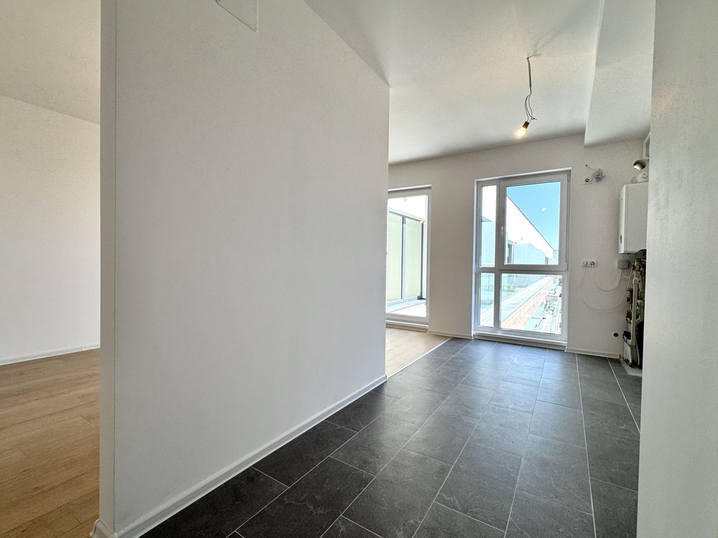 3 camere 75 mp SU + Balcon 8mp - Verdere curte interioară - Poză 2