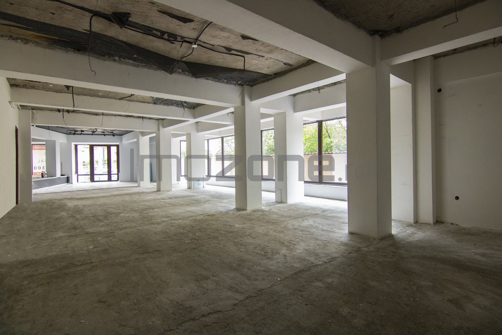 UVERTURII 147 SPATIU COMERCIAL STRADAL 50mp la parterul unui bloc nou - Poză 6