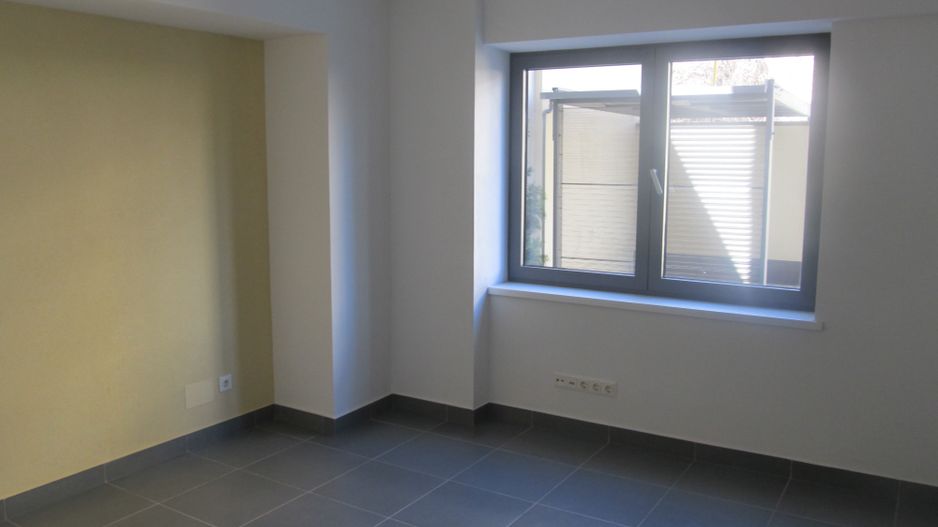 Spațiu de birouri de 552 mp de vânzare în zona Balcescu - Poză 6