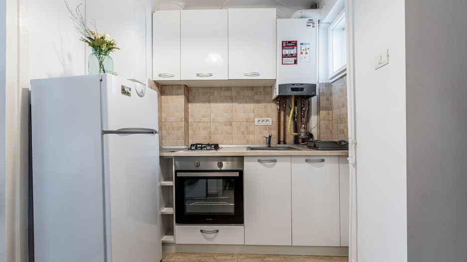 Câștigi o oră pe zi! Apartament cu 2 camere ultracentral, etaj 2 - Poză 4