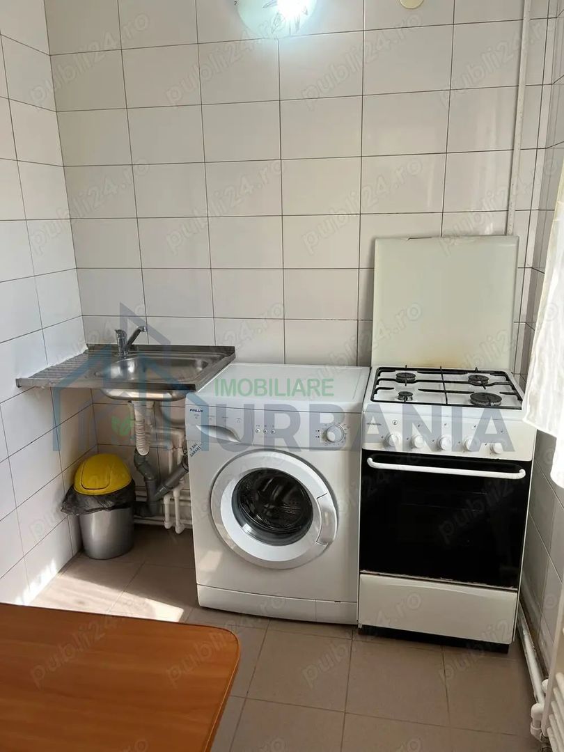 Apartament 1 cameră, zona Podul de Fier, mobilat, utilat, balcon, loc de parcare - Poză 3