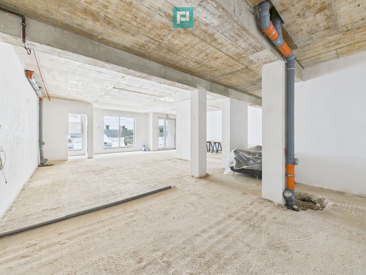 Spațiu comercial 95 mp la parterul blocului MTM - Poză 11