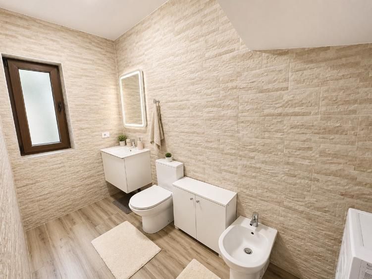Duplex spațios, complet mobilat, într-o zonă liniștită, lângă râu - Poză 12