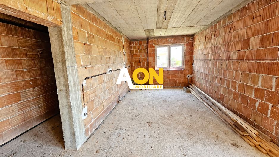 Casa la rosu, 3 camere, terasa, garaj, toate utilitatile, Micesti - Poză 10